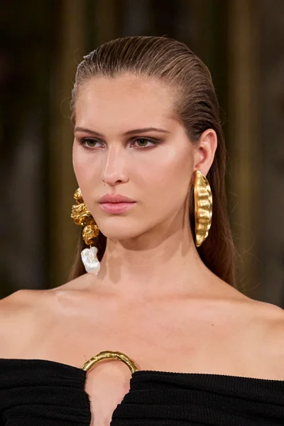 Look 29